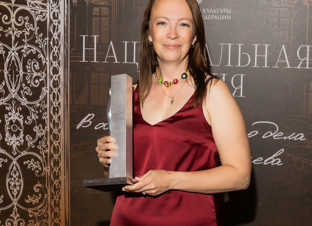 Ваш дом, Антонина Петровна, в деревне, а здесь вы в гостях